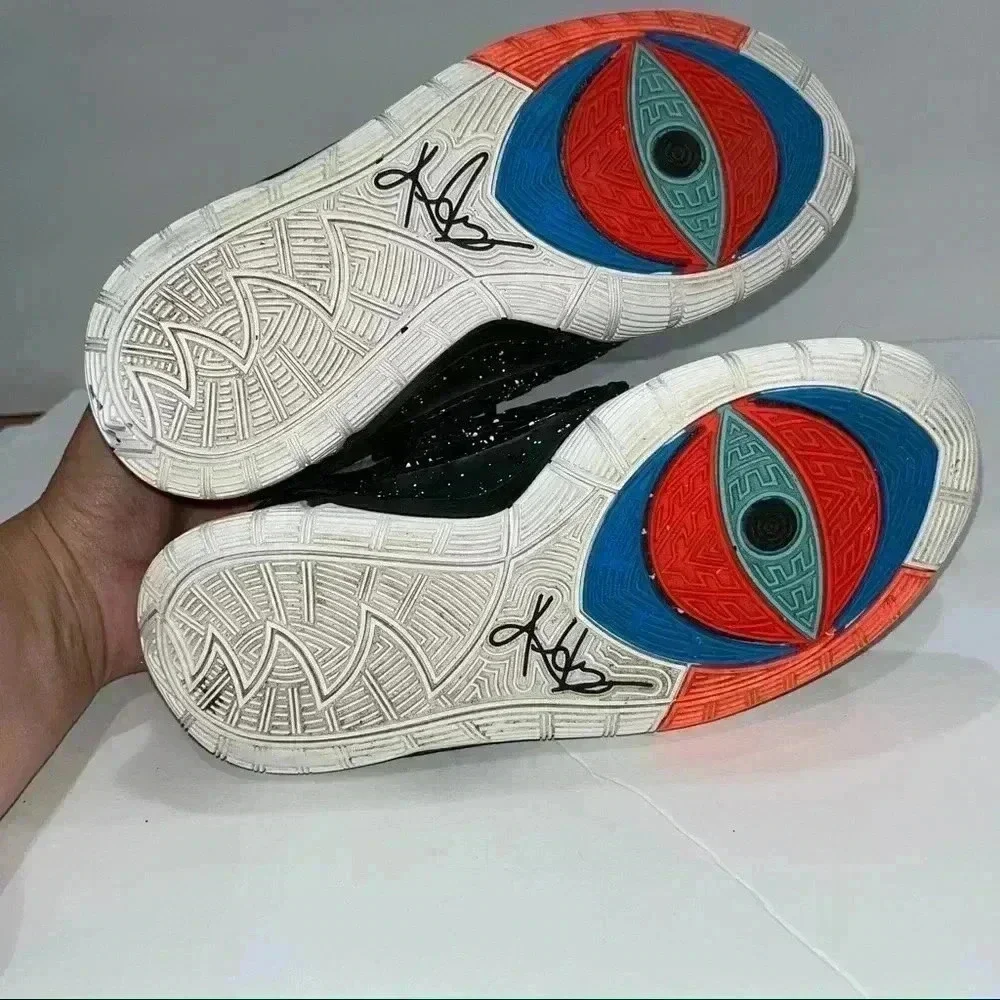 Kyrie Irving Nike 5.5Y Basketball Shoes